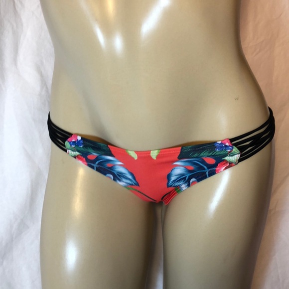 DAMSEL Floral Bikini top Medium & bottom Large - Picture 3 of 8